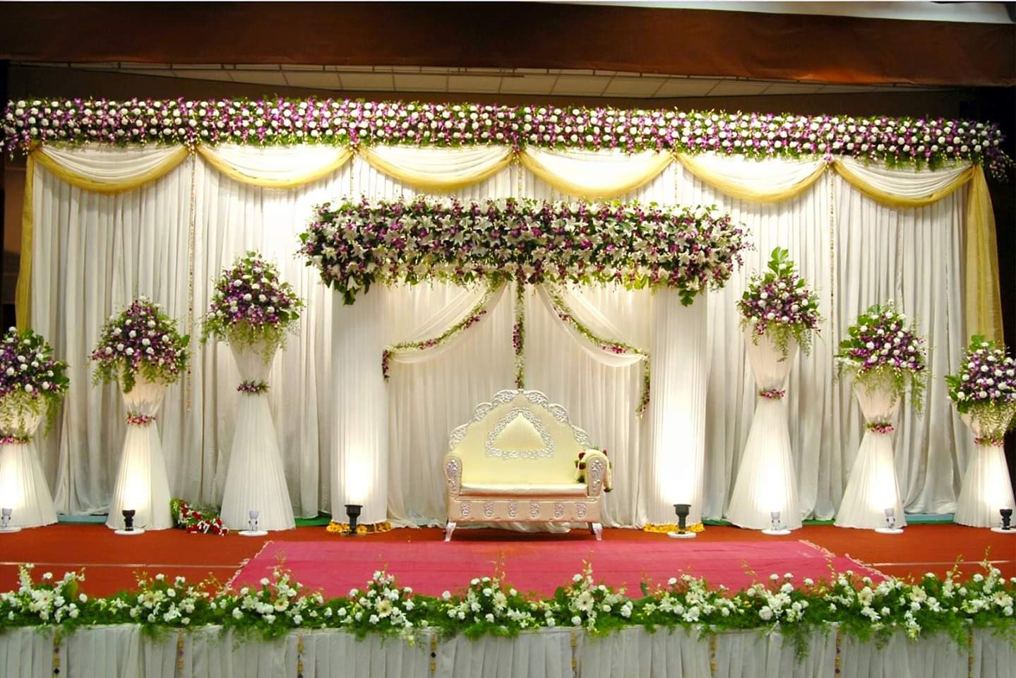 Stylish Floral Wedding Decoration